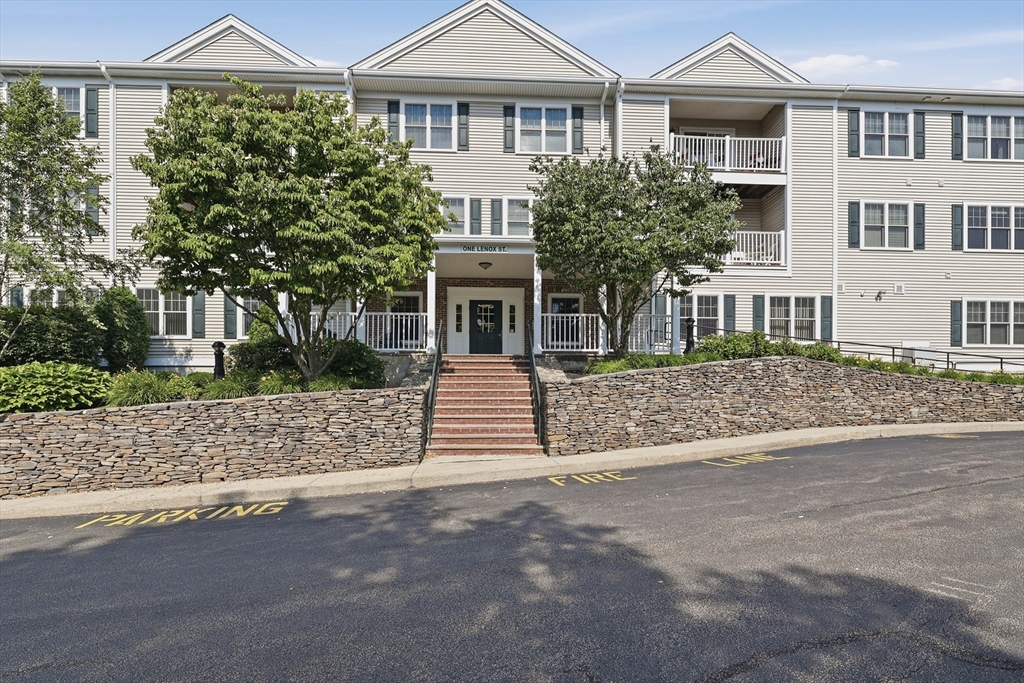 Photo of 1 Lenox St, Norwood, MA