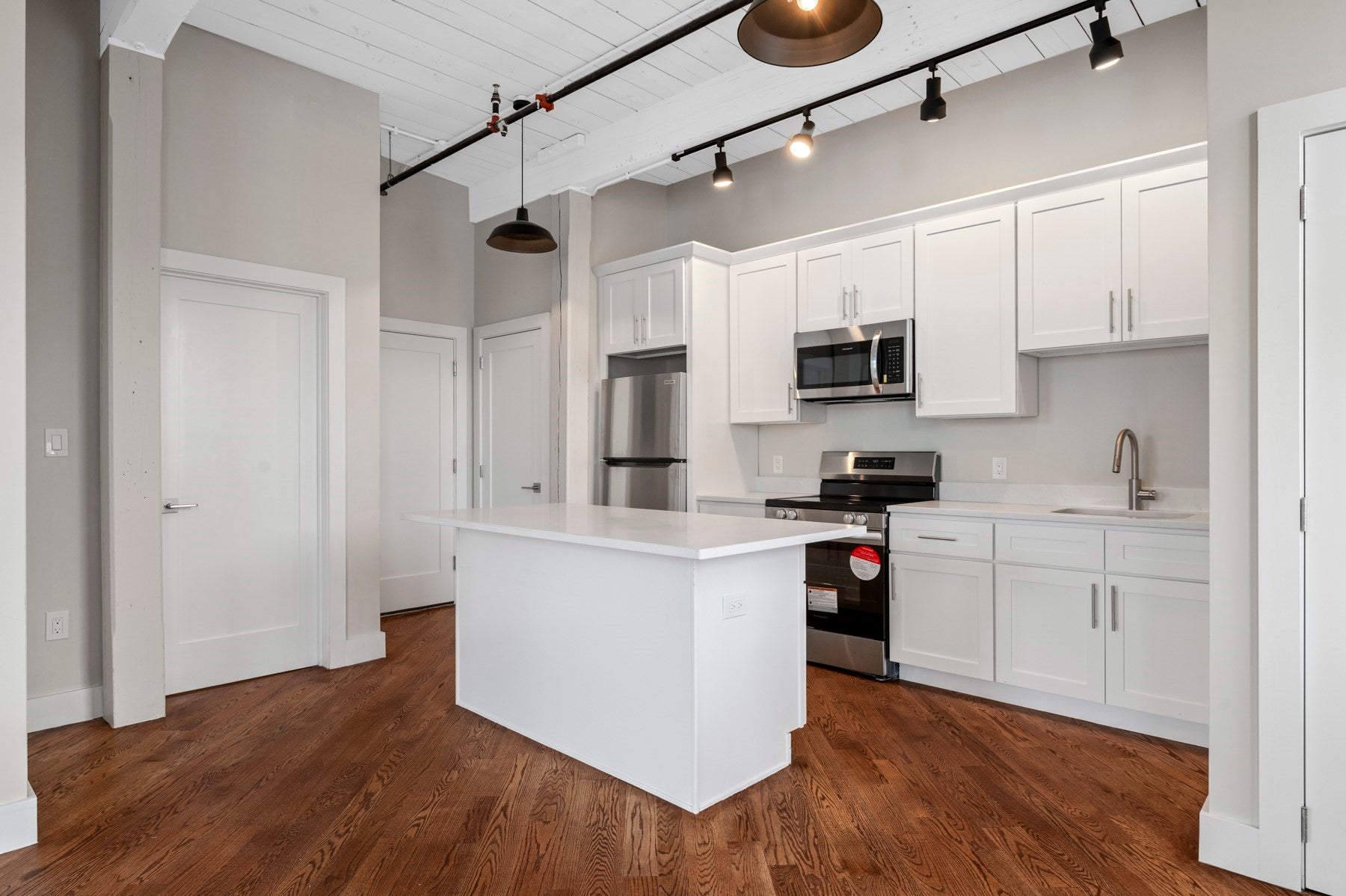 Photo of 34 Tremaine St, Leominster, MA