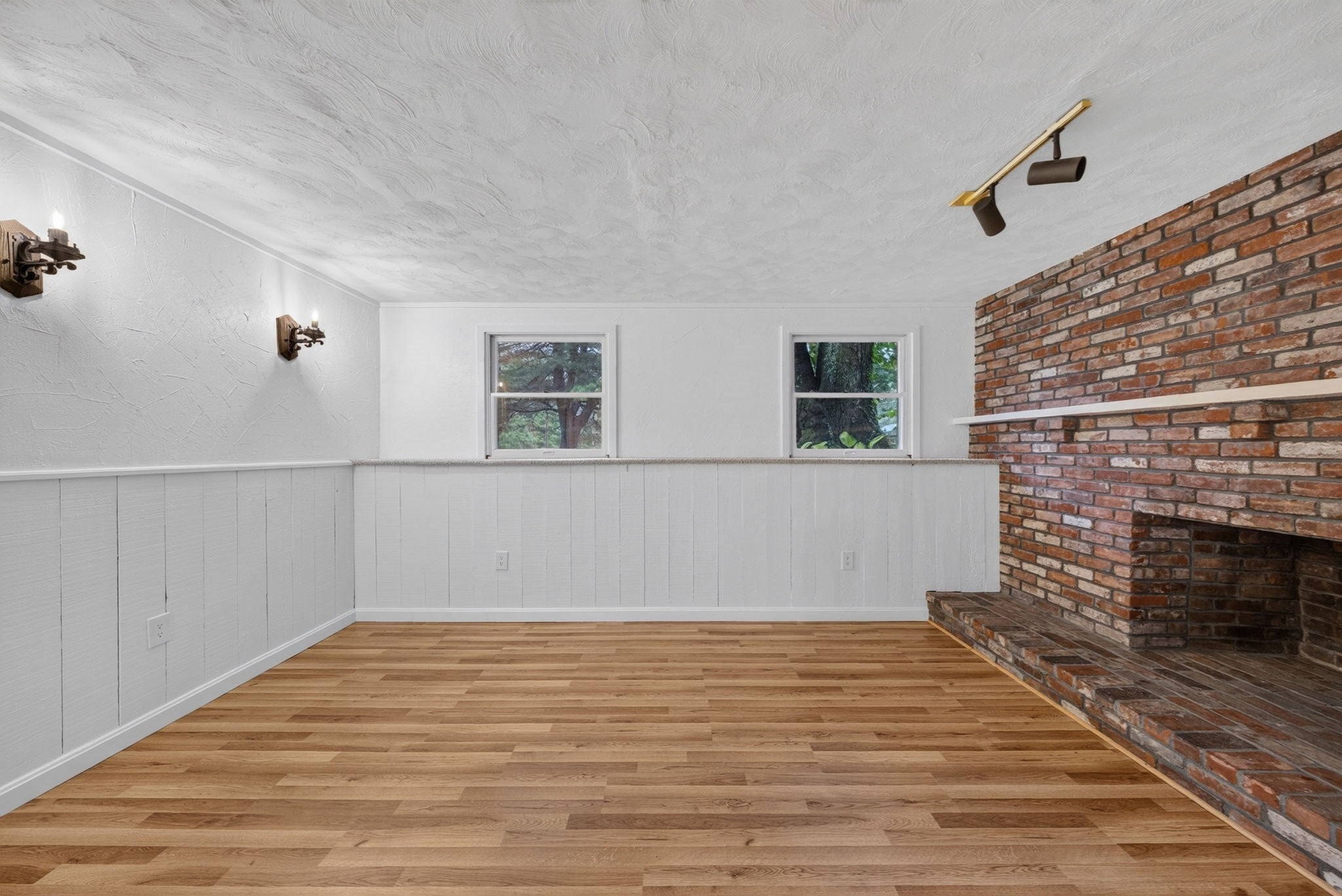 523 Greendale Ave, Needham, MA Photo #18