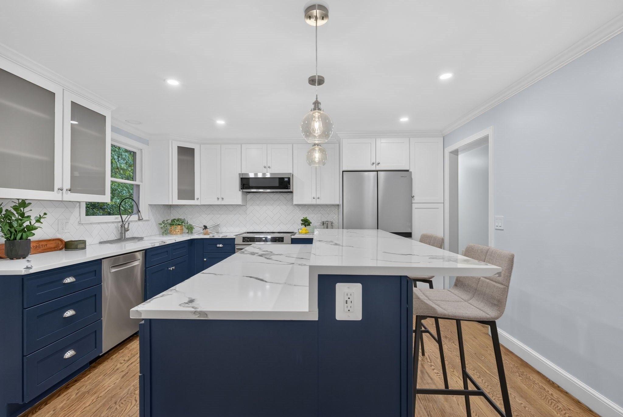 523 Greendale Ave, Needham, MA Photo #5