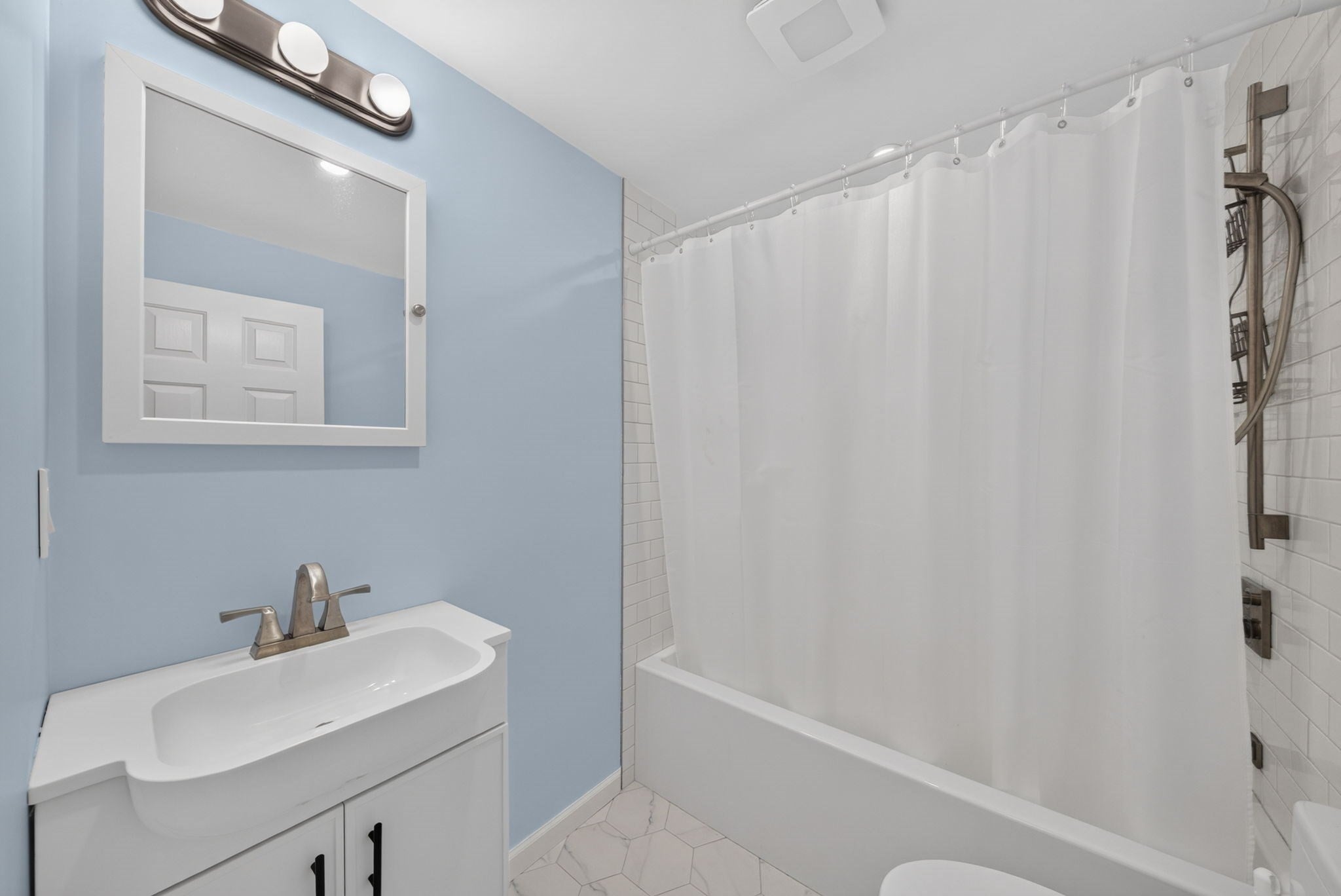 523 Greendale Ave, Needham, MA Photo #14