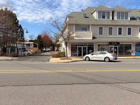 Photo of 29 Railroad Ave #2A, Gloucester, MA 01930 (MLS # 73511195)