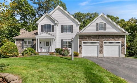 13 Hastings Circle Methuen MA 01844