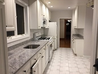 Arlington, Massachusetts 02247, United States, 3 Bedrooms Bedrooms, ,1 BathroomBathrooms,Residential,Active,158872