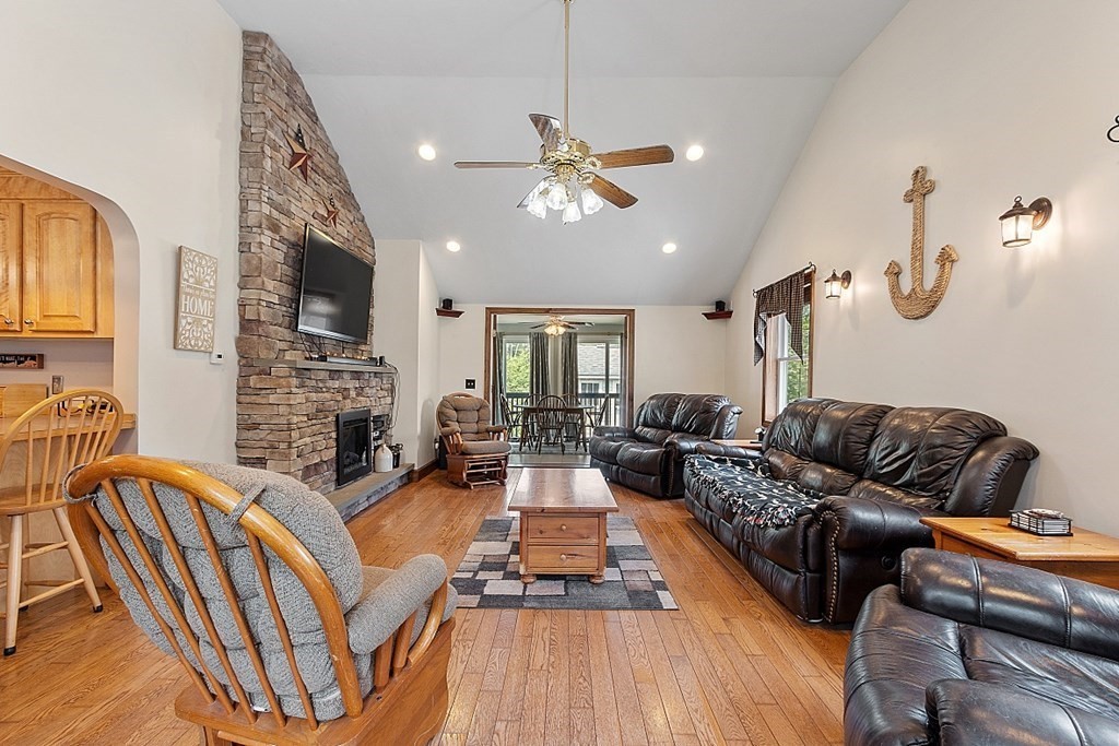 156 Euclid St
