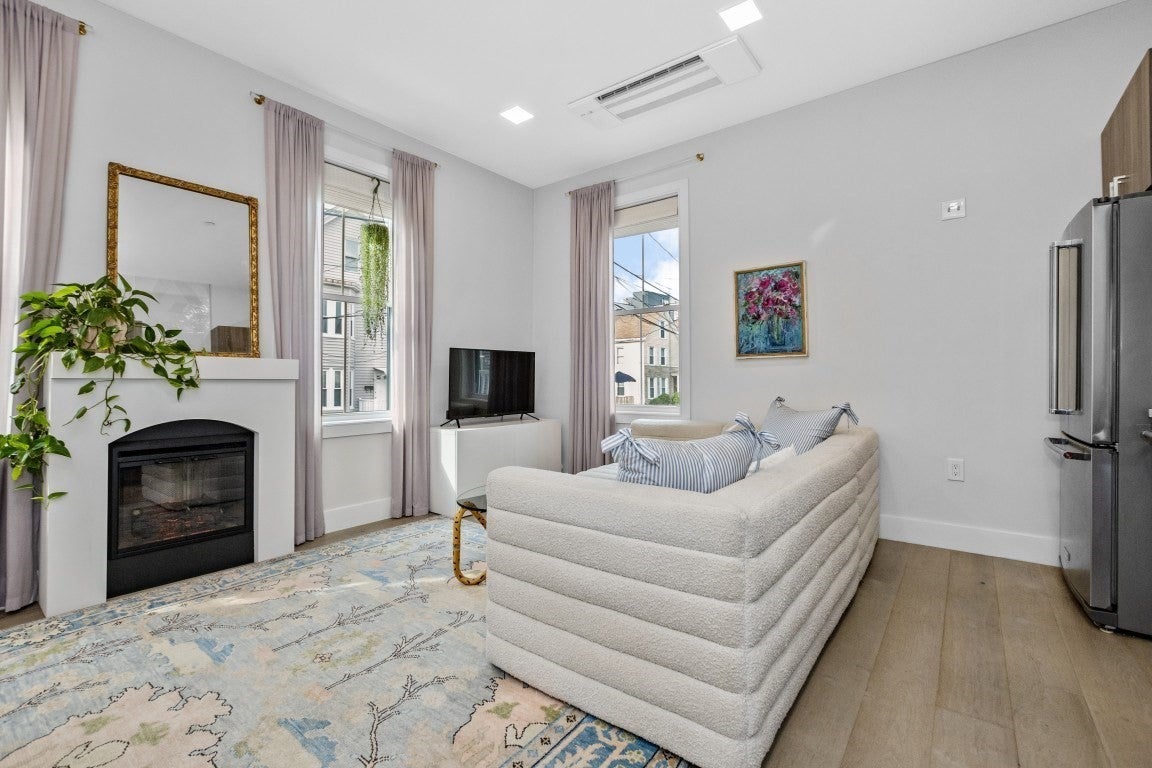 24 Rush St C, Somerville MA 02145