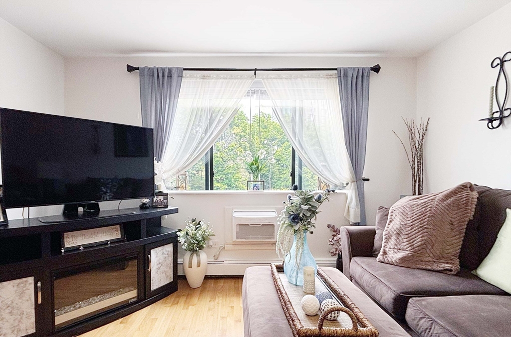 44 Lafayette Ave 503