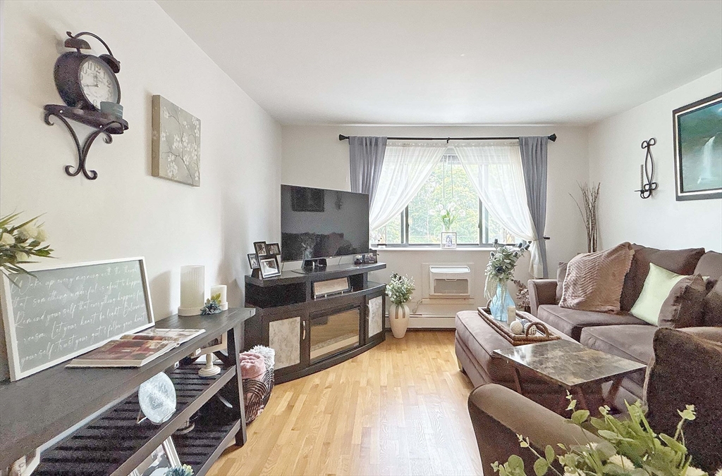 44 Lafayette Ave 503