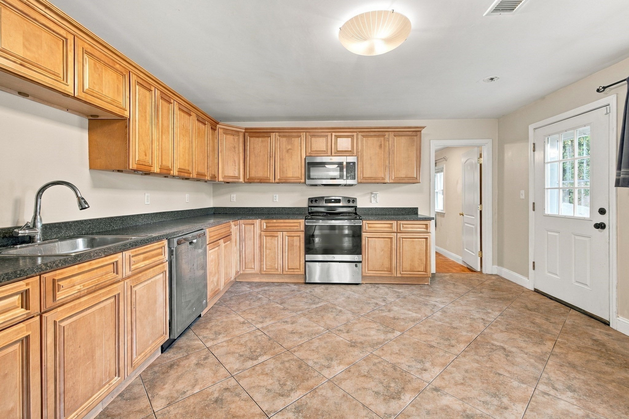 19 Waleco Rd, Brockton, MA Photo #16