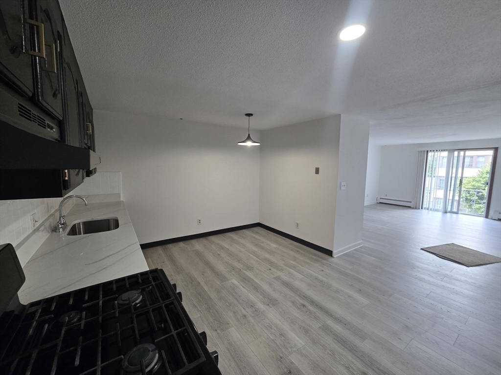 24 Inman St 32
