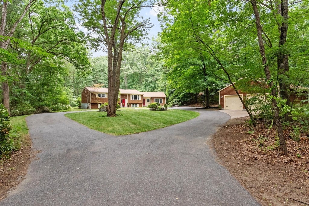 67 Quaker Ln