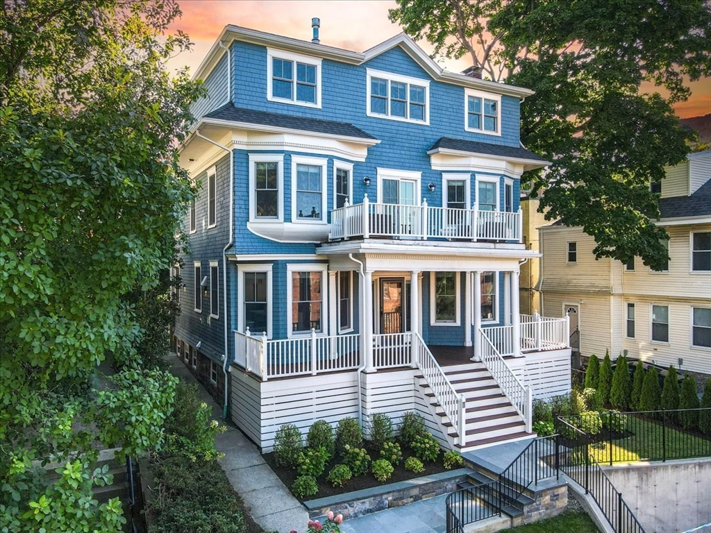 11 Robinwood Ave