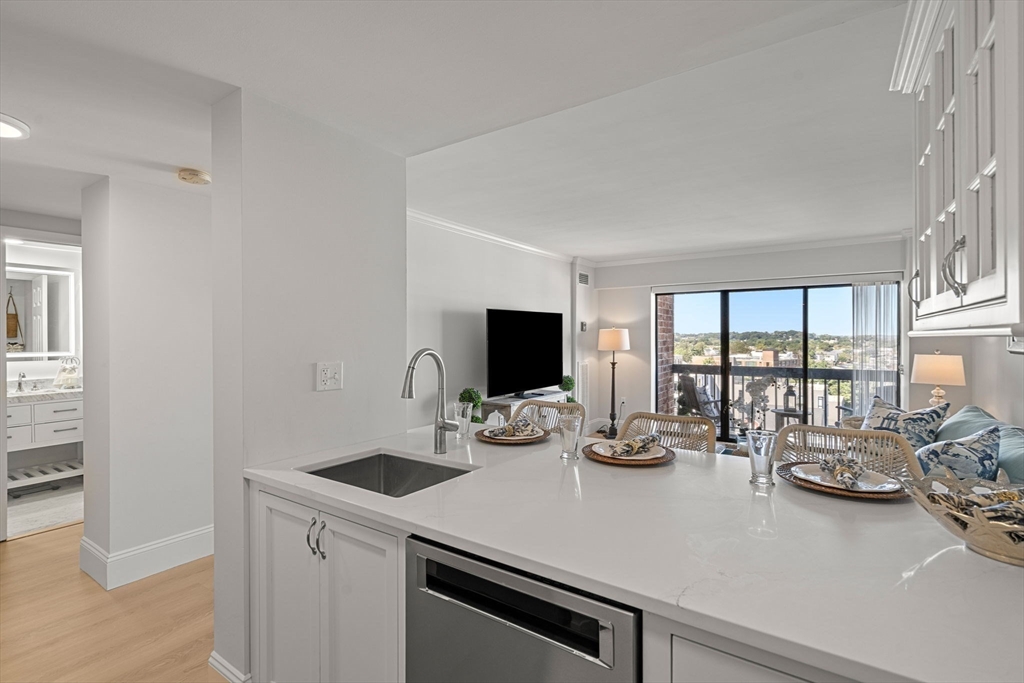 15 N. Beacon 910