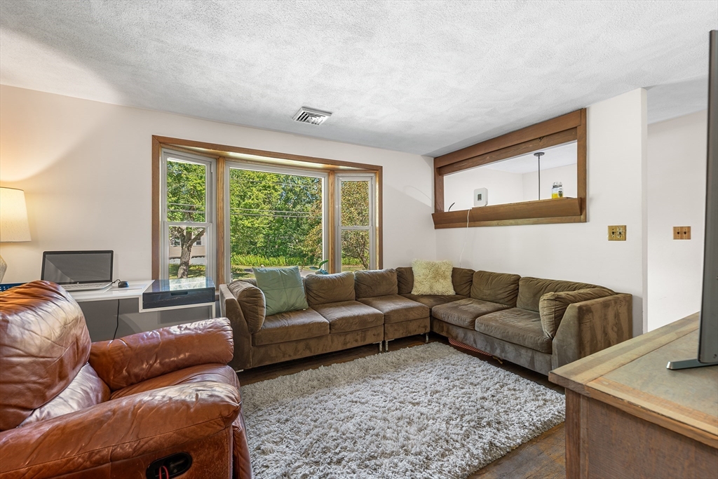 6 Sierra Dr