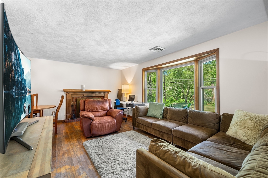 6 Sierra Dr