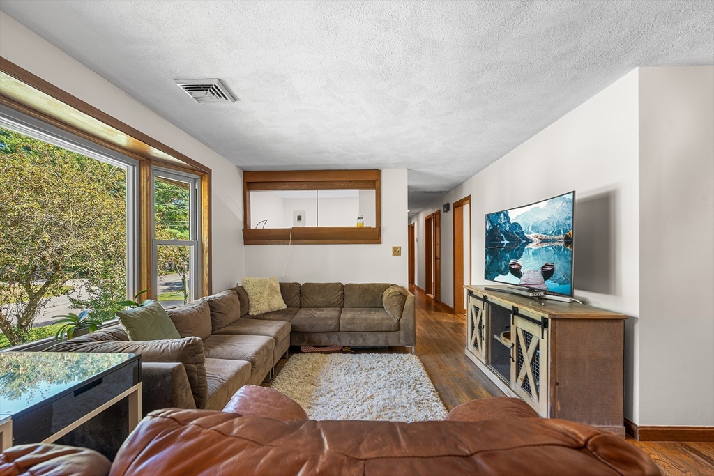 6 Sierra Dr