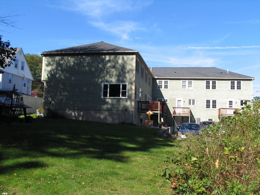 24 Crescent St 6
