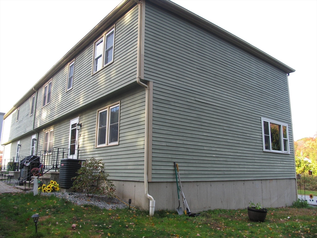 24 Crescent St 6