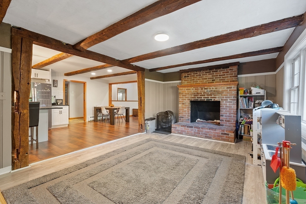 1249 Richardson Rd