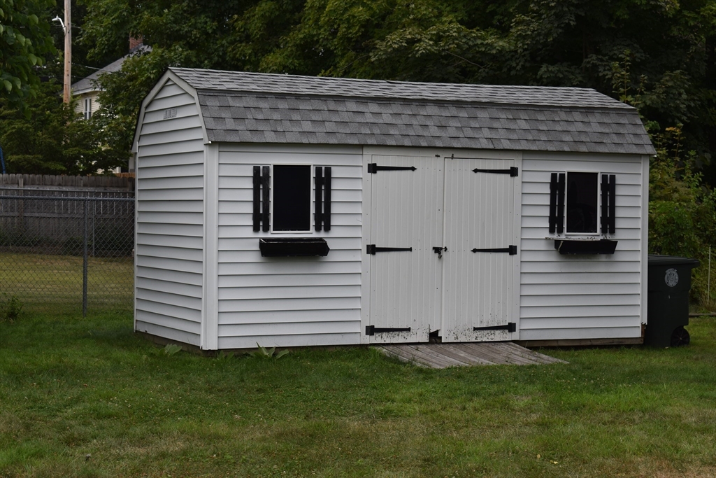 1061 Main St