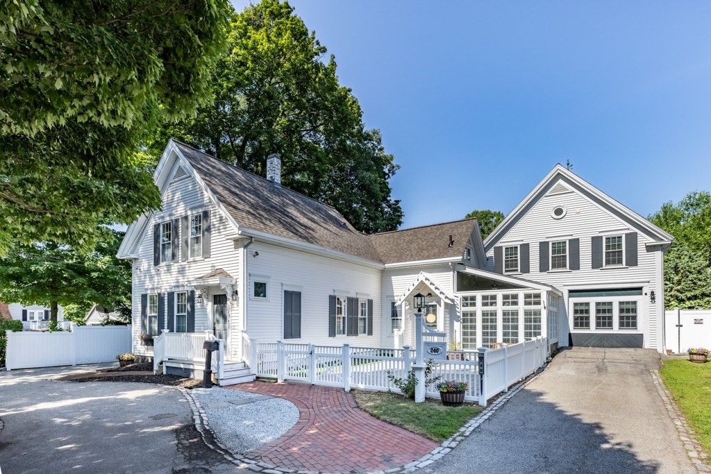 240 Plymouth St