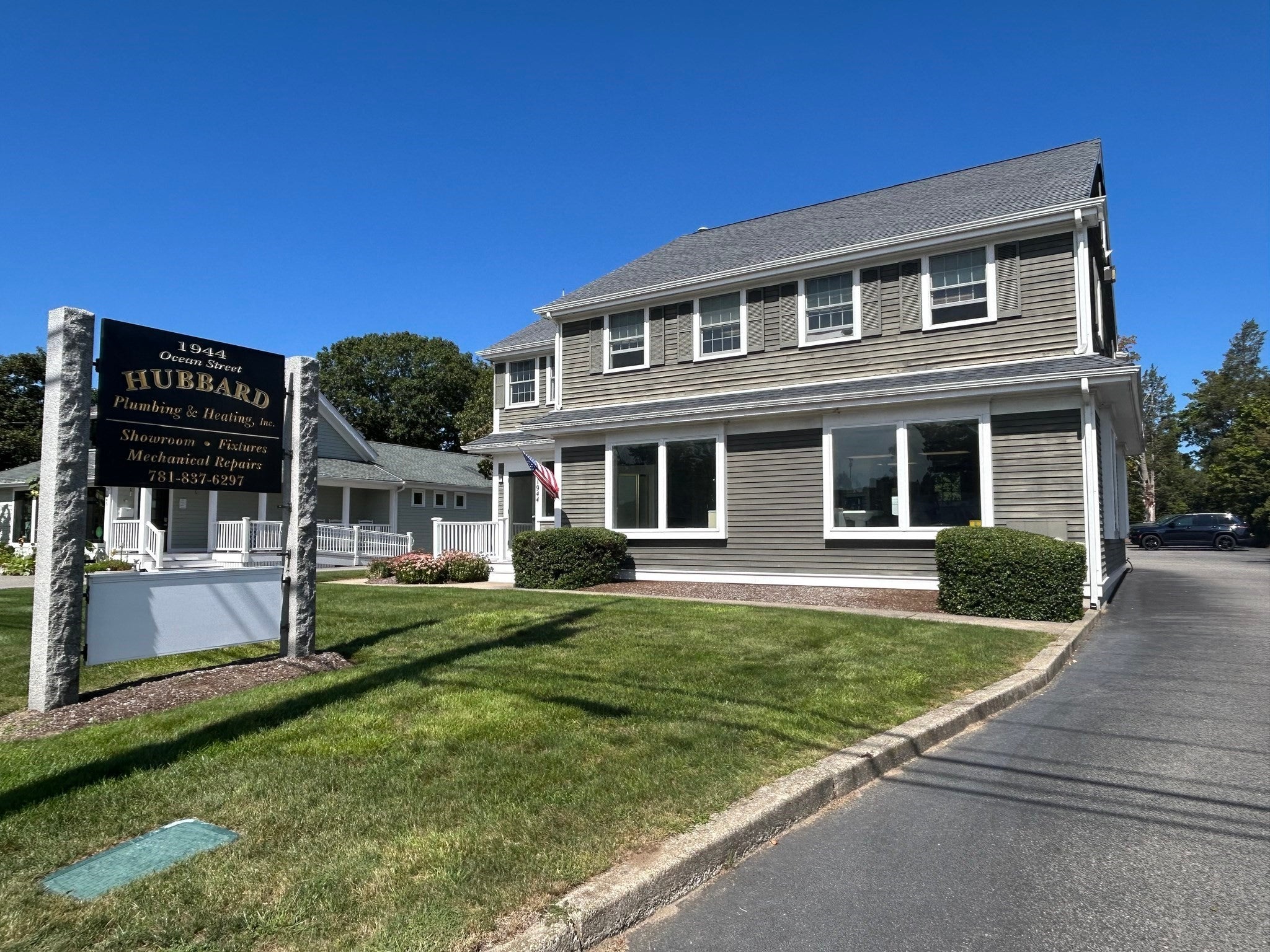 1944 Ocean St