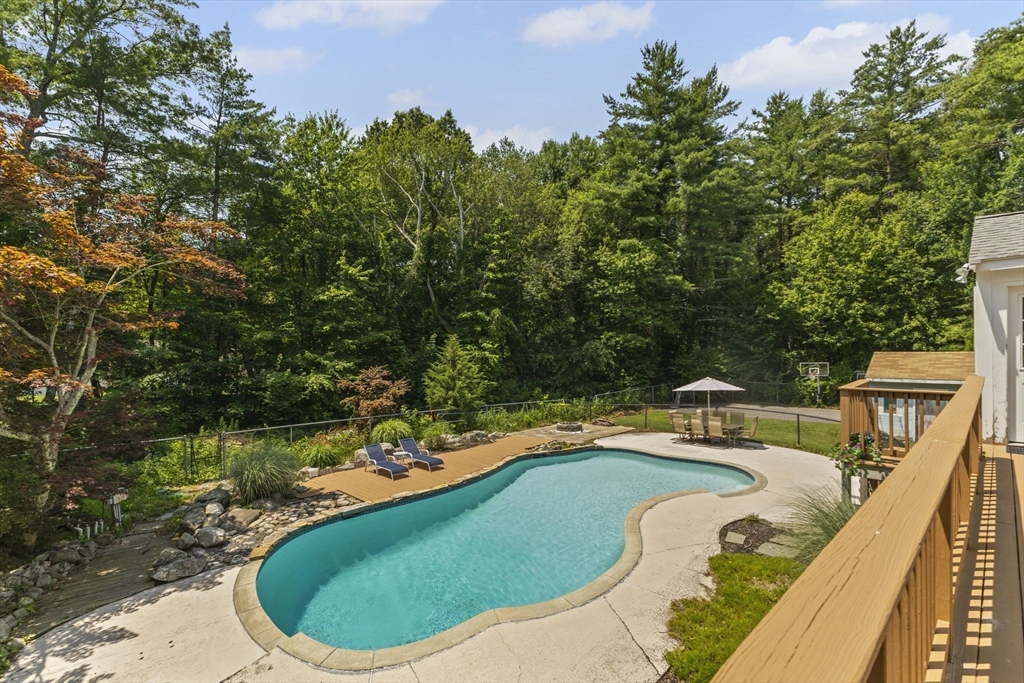 17 Shagbark Rd