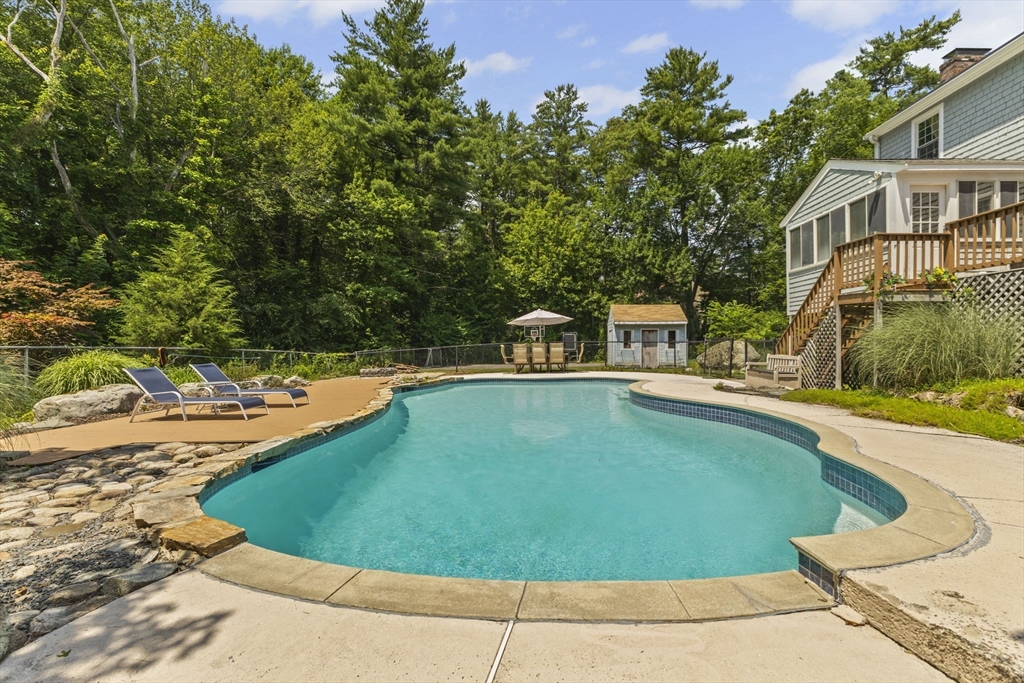 17 Shagbark Rd