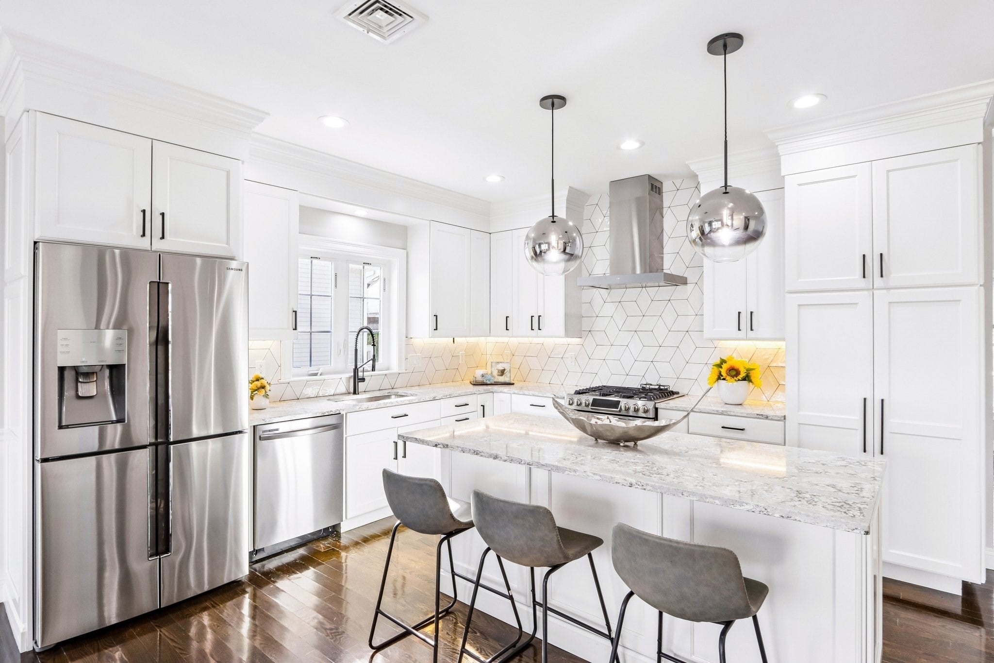 259 Oakwood Ave, Revere, MA Photo #6