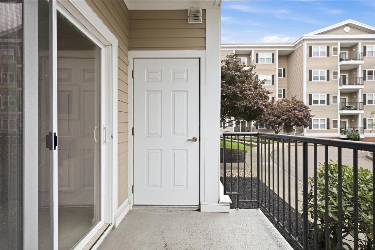 989 East St #115, Dedham, MA, 989 East St #115, Dedham, MA Photo #32