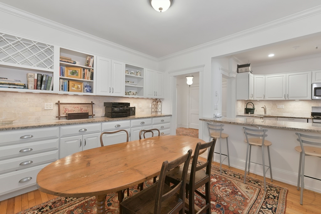 250 Commonwealth Avenue 8