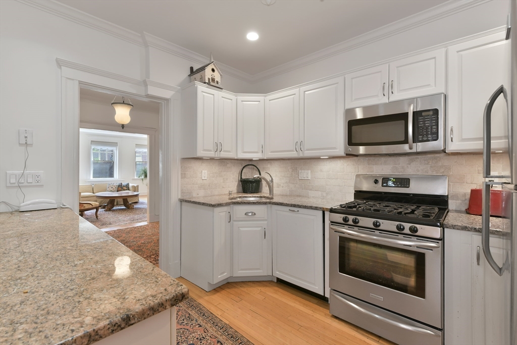 250 Commonwealth Avenue 8