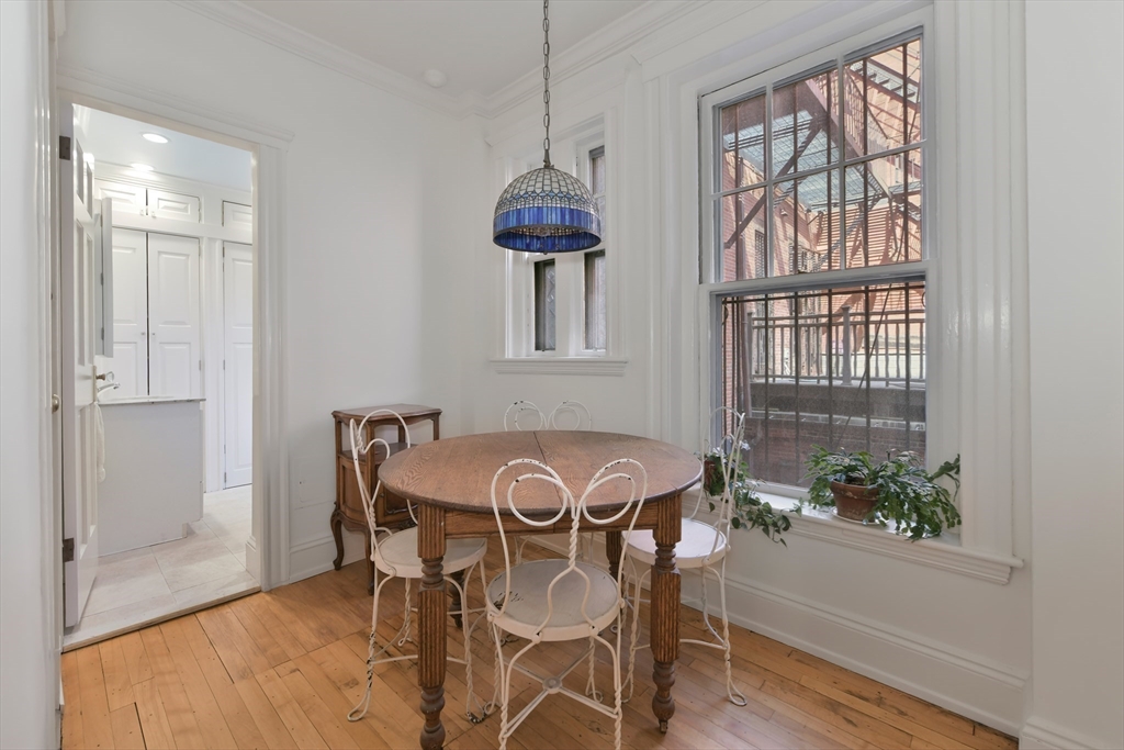 250 Commonwealth Avenue 8