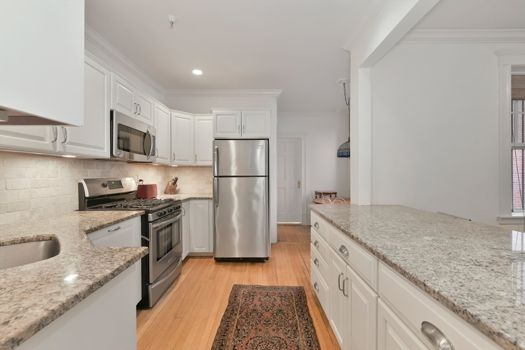 250 Commonwealth Avenue 8