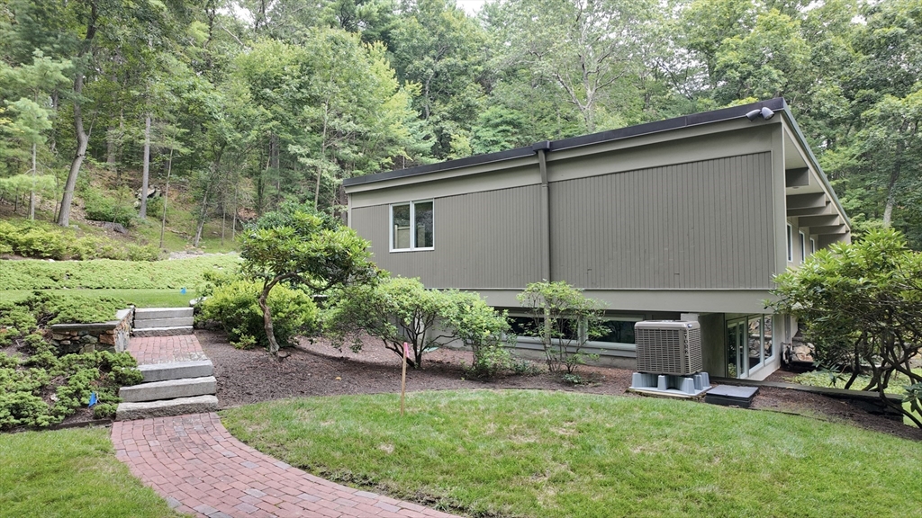 14 Overlook Dr