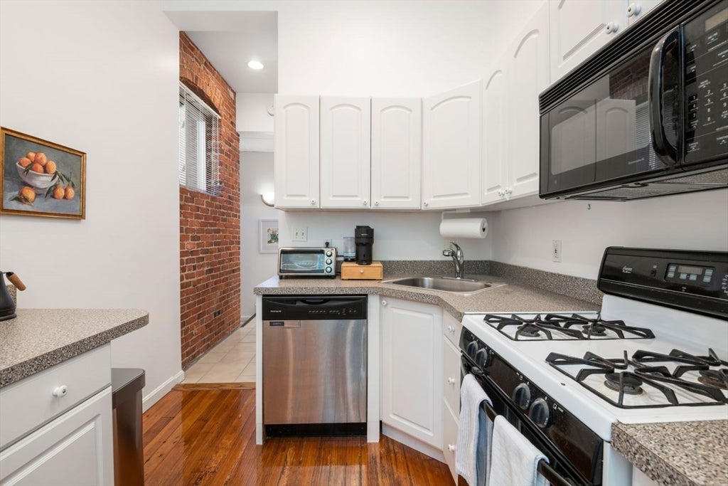 60 Marshal St #4, Brookline, MA Photo #11