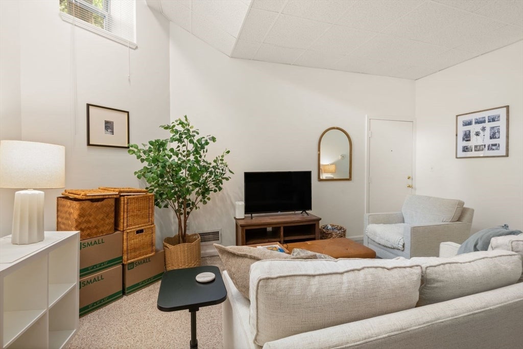 60 Marshal St #4, Brookline, MA Photo #4