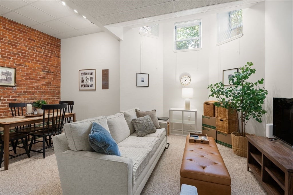 60 Marshal St #4, Brookline, MA Photo #5