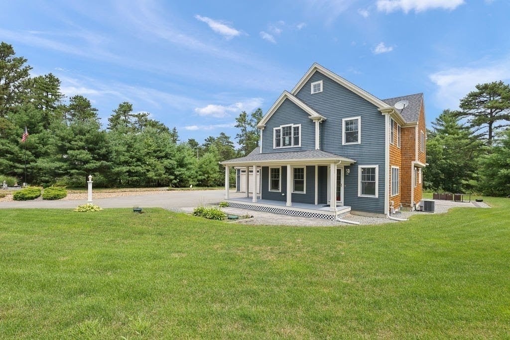 10 Pond Edge Trl