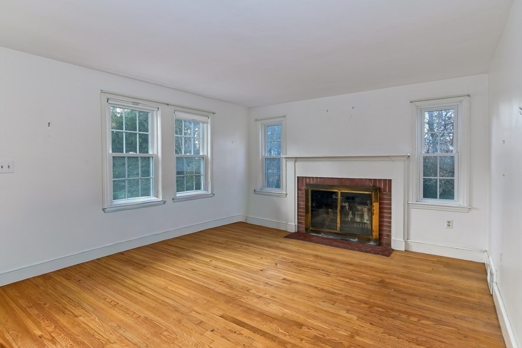 94 Old Oaken Bucket Rd