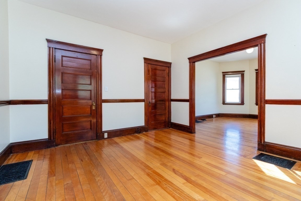 9 Cedrus Ave