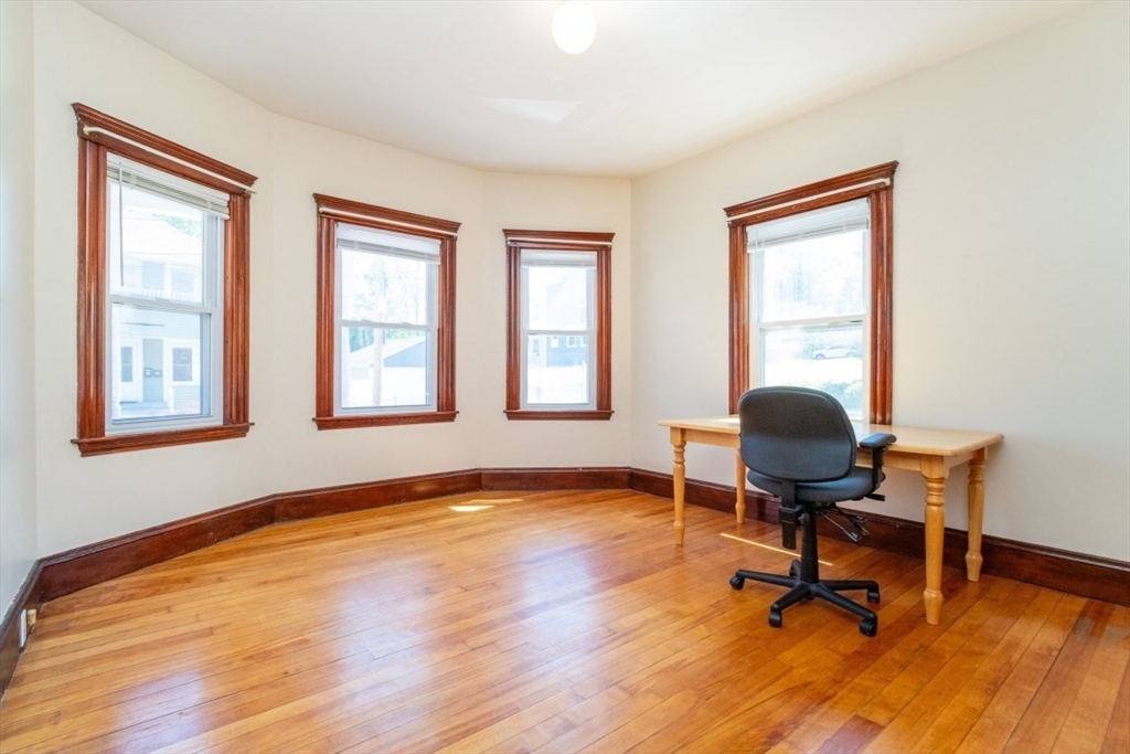 9 Cedrus Ave