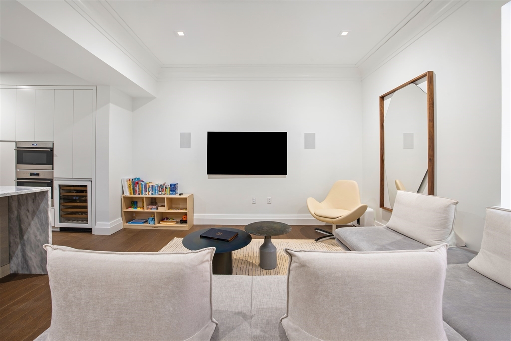 45 Temple St 212