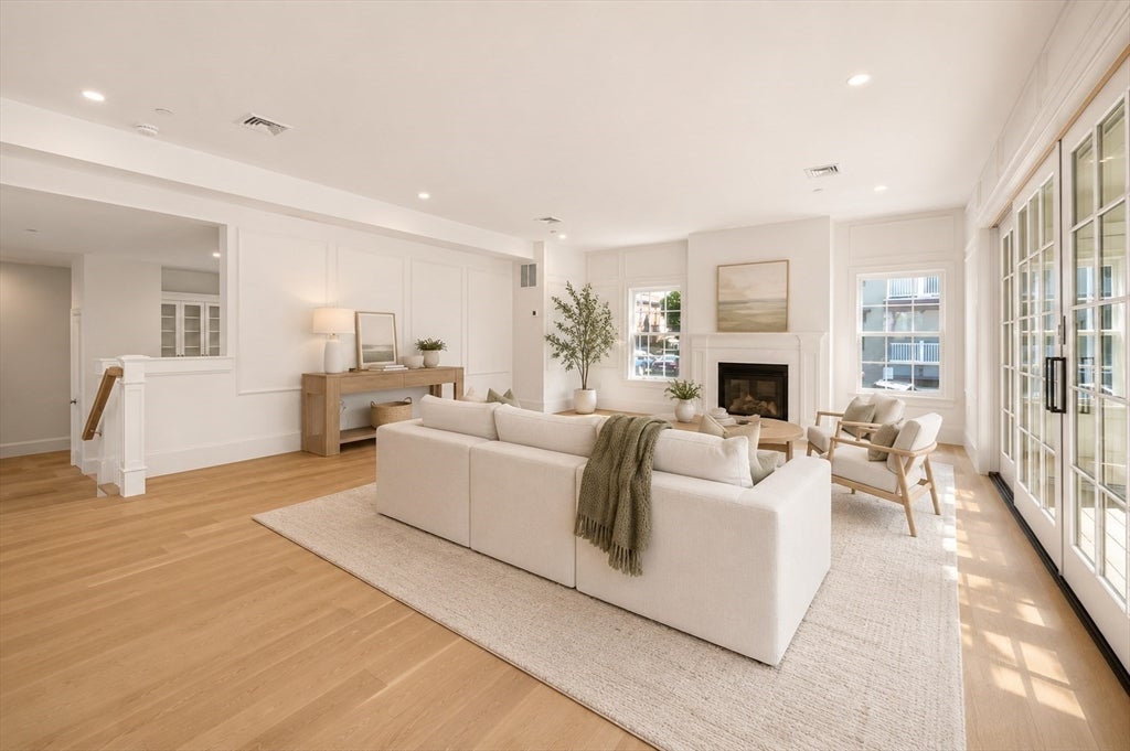 64 Pleasant Street #A, Marblehead, MA, 64 Pleasant Street #A, Marblehead, MA Photo #8