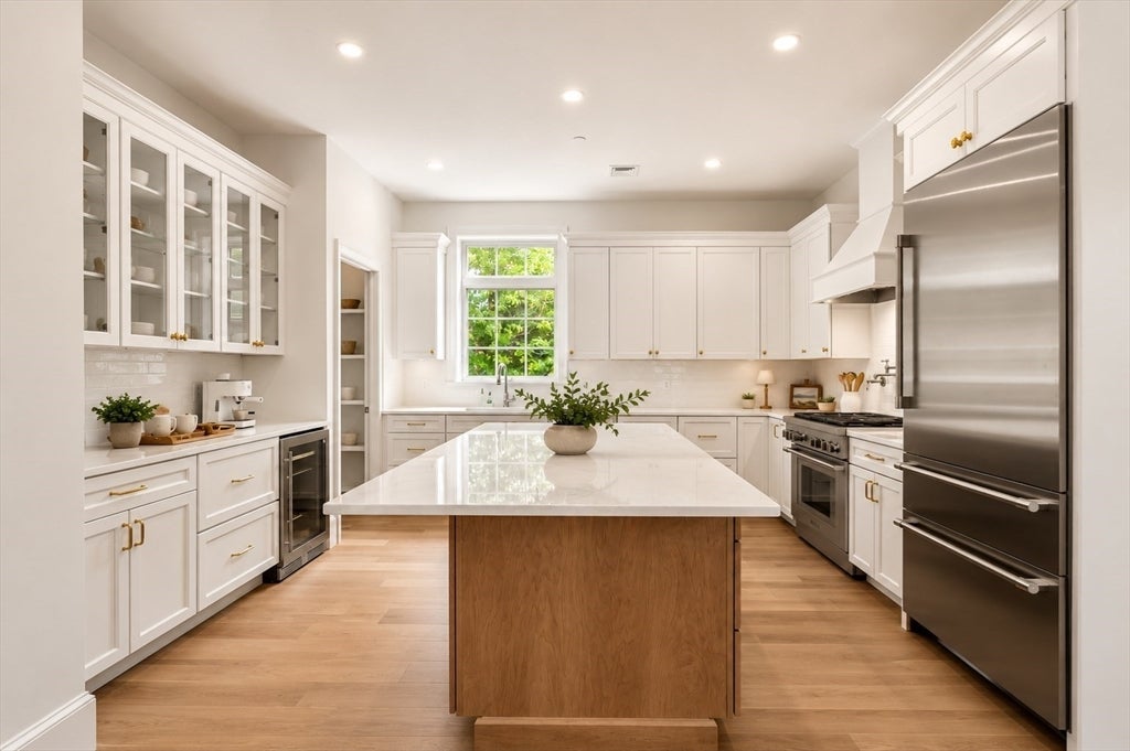 64 Pleasant Street #A, Marblehead, MA, 64 Pleasant Street #A, Marblehead, MA Photo #3