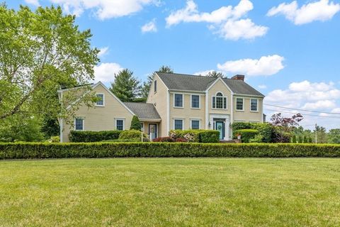 17 Maplewood Dr Hanover MA 02339