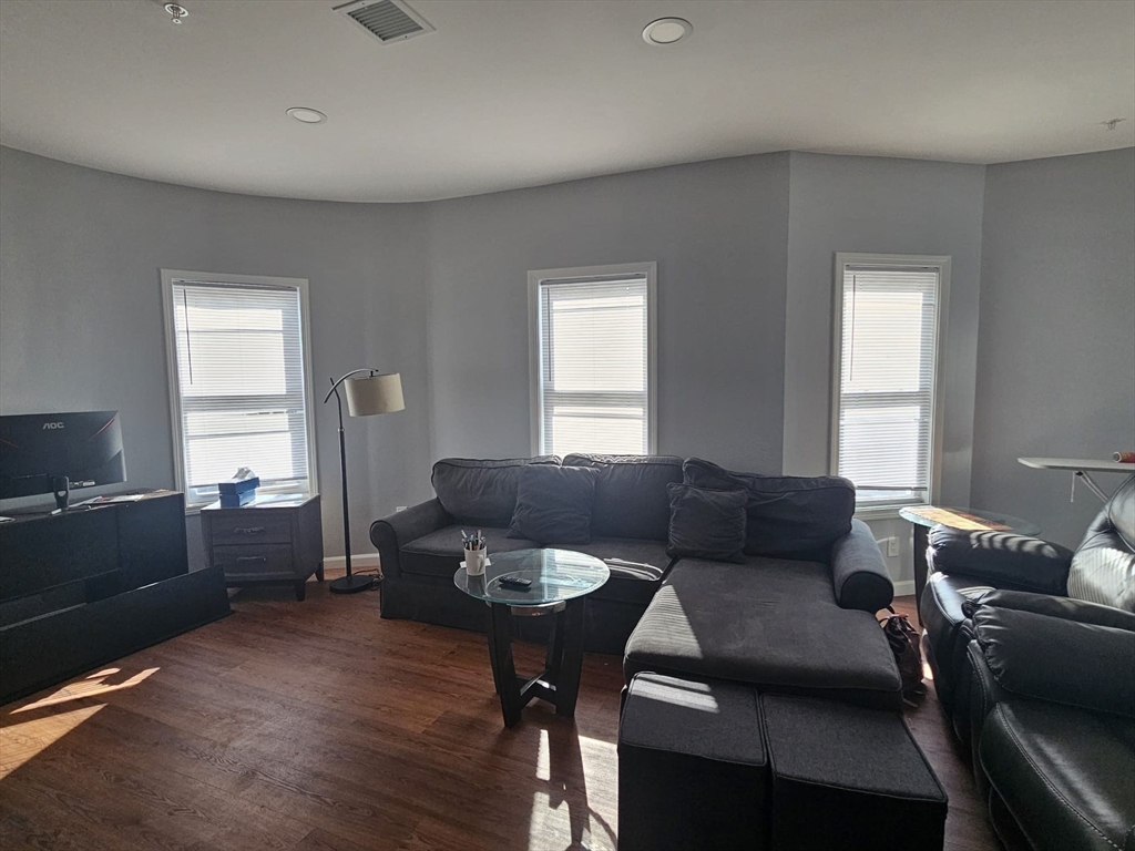 466 Park Ave