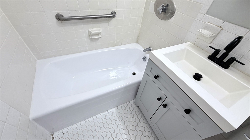 1025 Hancock St #10 B, Quincy, MA, 1025 Hancock St #10 B, Quincy, MA Photo #5