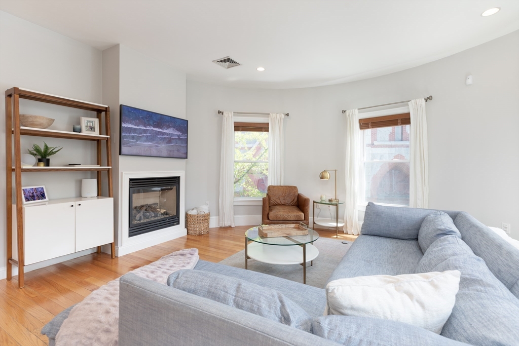 Photo of 52 Warren ST, Boston, MA