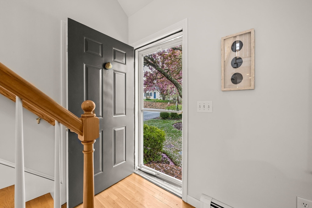 56 Monomoit Ln